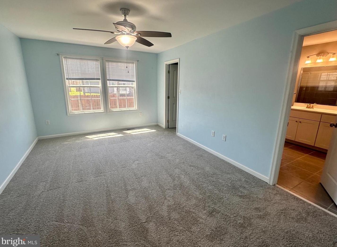 464 Executive Way, Hedgesville WV  25427-5770 exterior