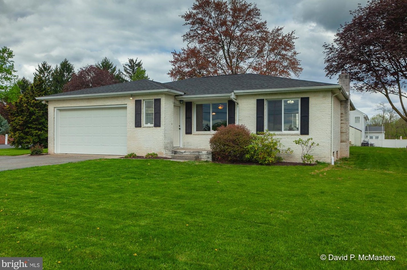 300 Red Hill Rd, Martinsburg, WV 25401-2016
