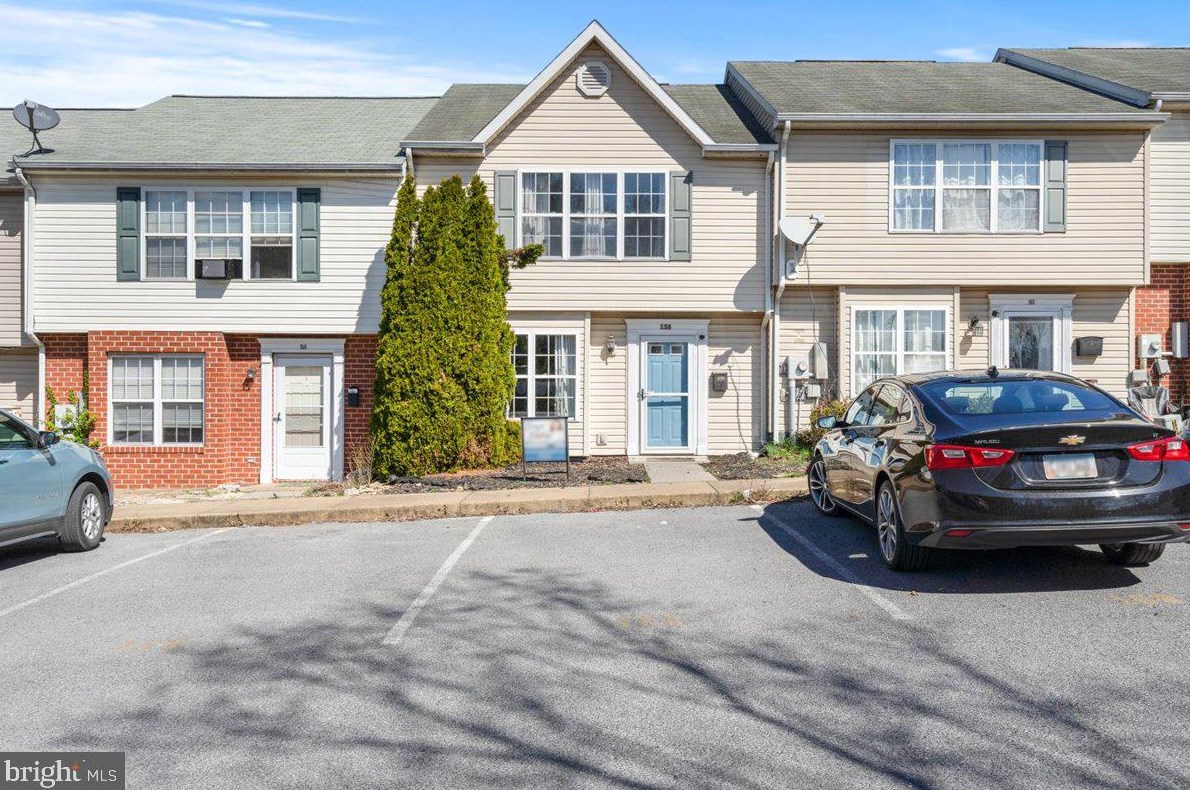158 Georgetown Sq, Martinsburg, WV 25401-2752