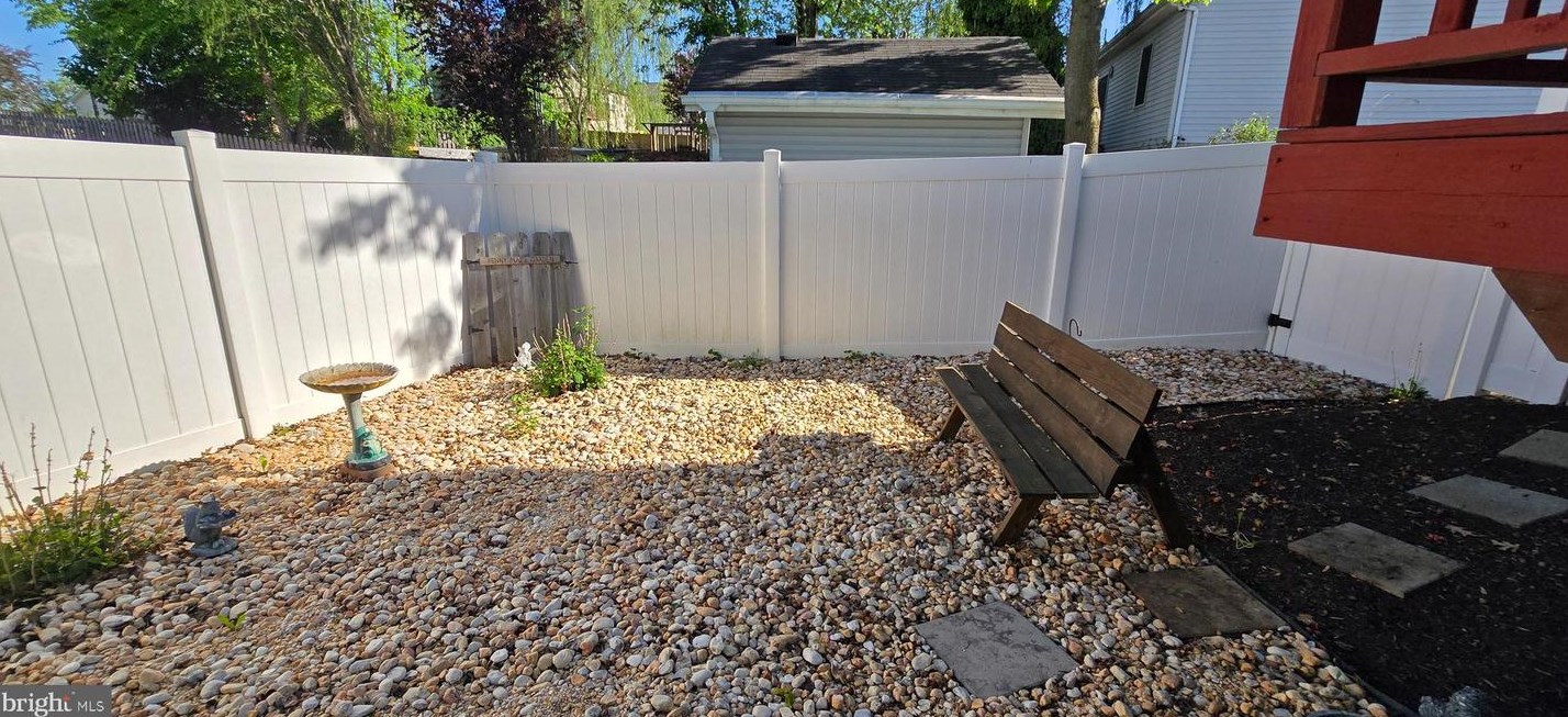 24 Magnolia Ter, Martinsburg WV  25404-3472 exterior