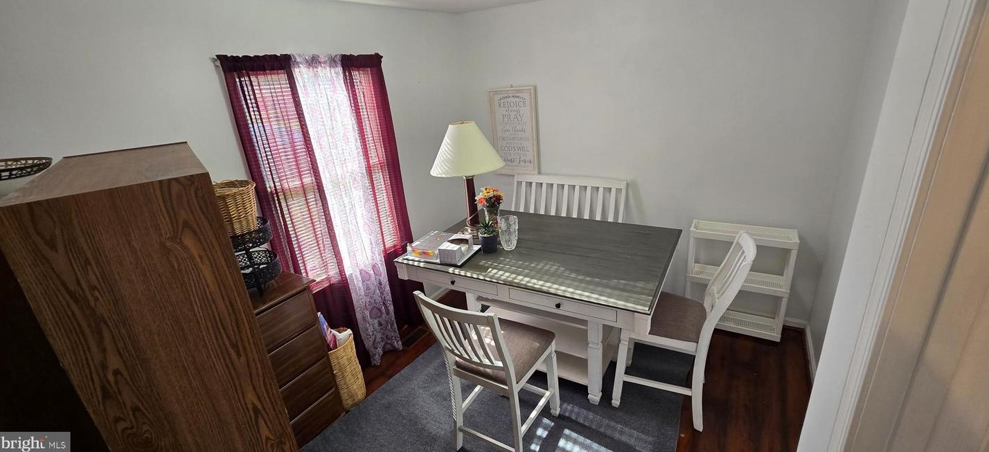 24 Magnolia Ter, Martinsburg WV  25404-3472 exterior