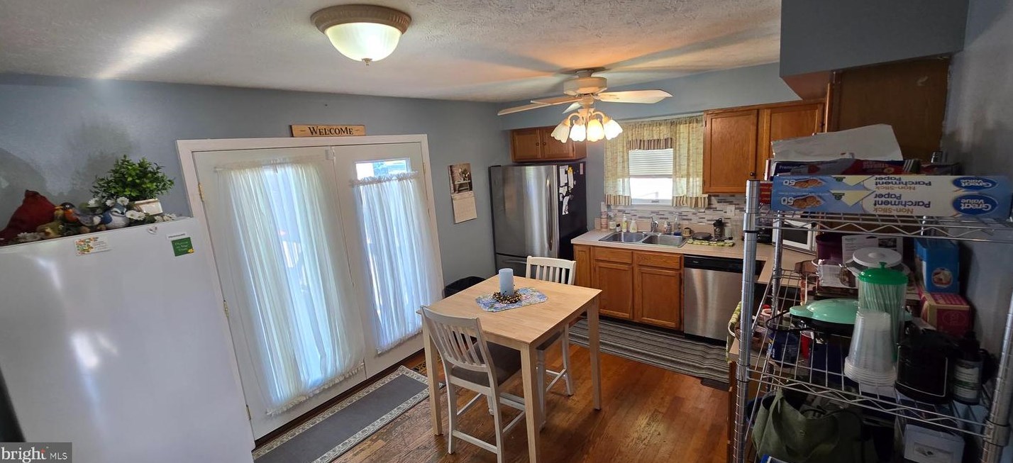 24 Magnolia Ter, Martinsburg WV  25404-3472 exterior