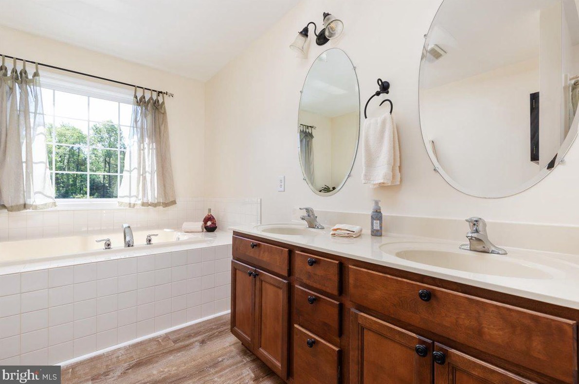 260 Shannon Ct, Inwood WV 25428-3876 exterior