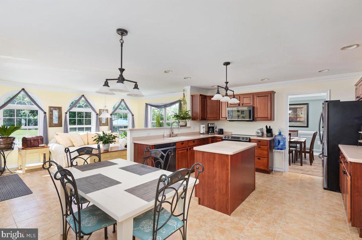 260 Shannon Ct, Inwood WV 25428-3876 exterior