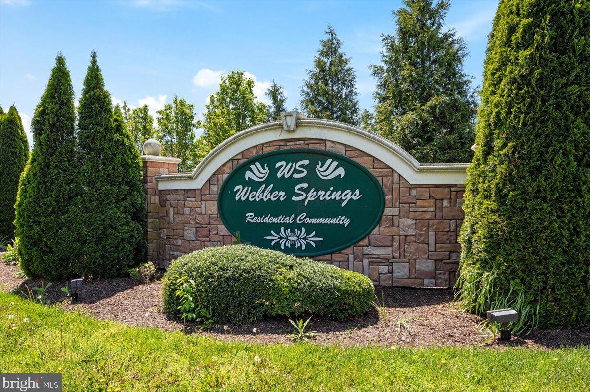 260 Shannon Ct, Inwood WV 25428-3876 exterior