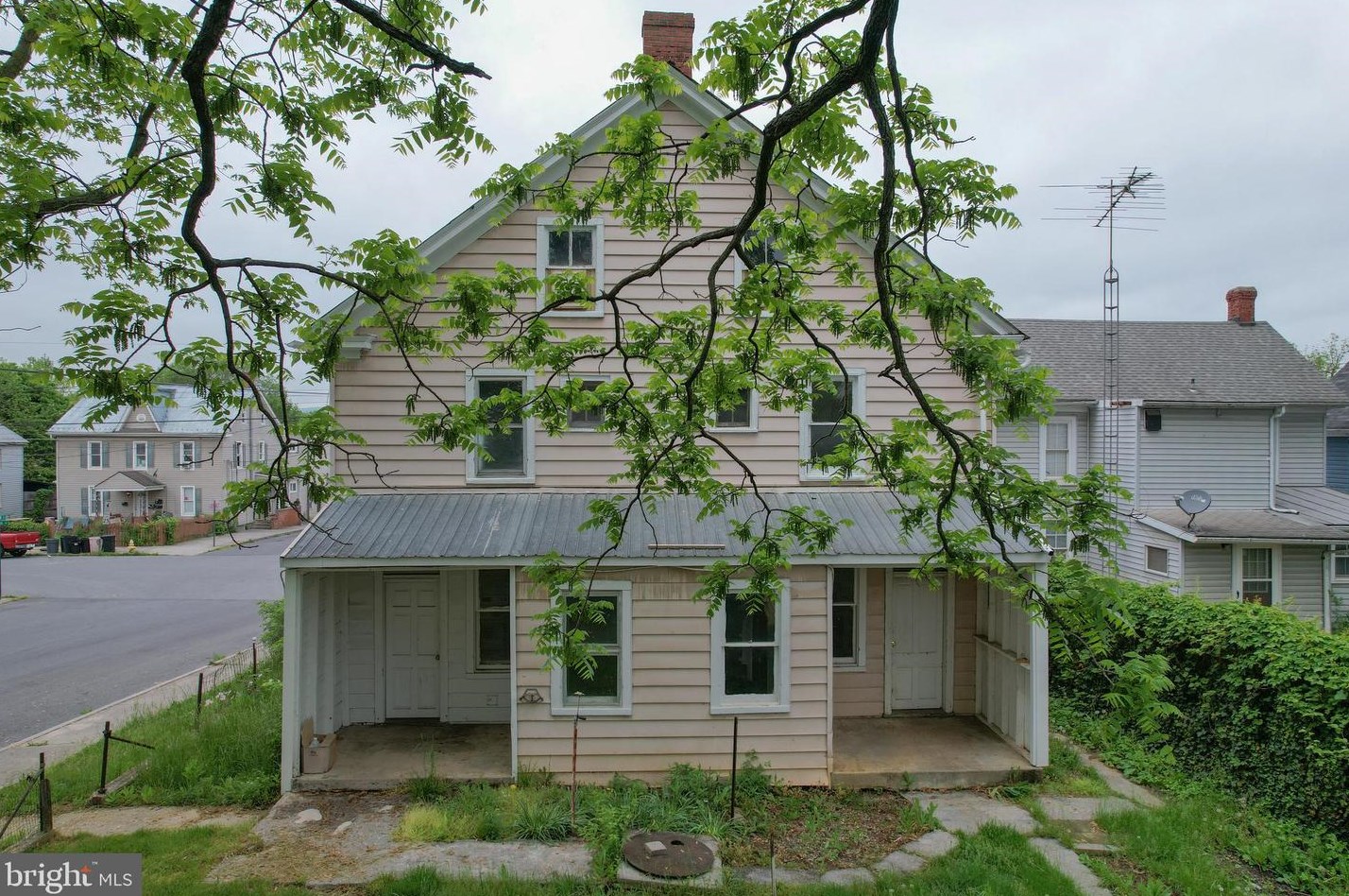 736 Virginia Ave, Martinsburg WV 25405-1644 exterior