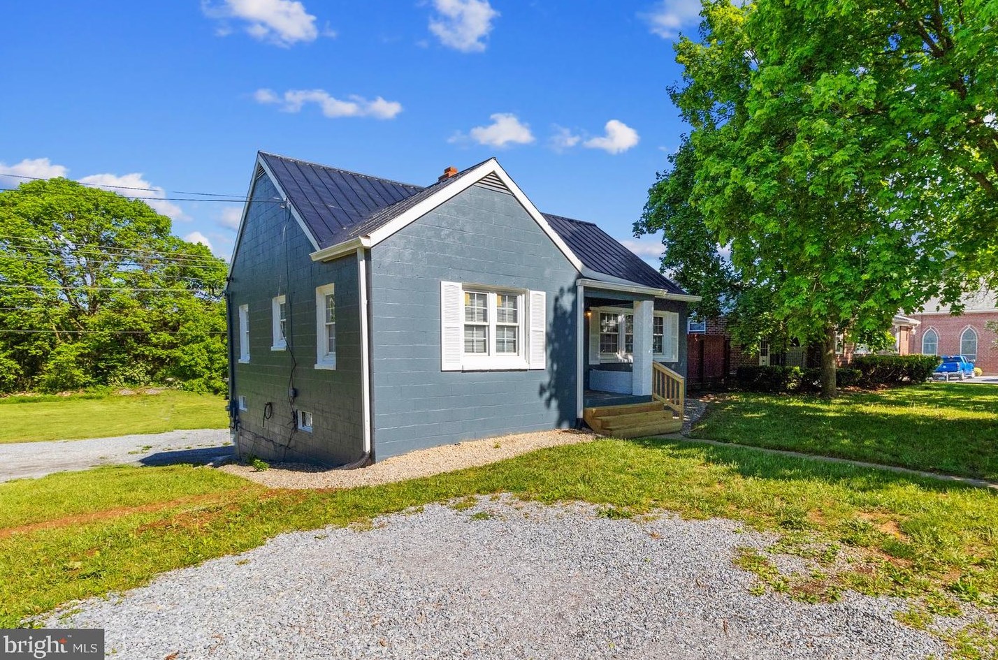 2635 Williamsport Pike, Martinsburg, WV 25404-6404