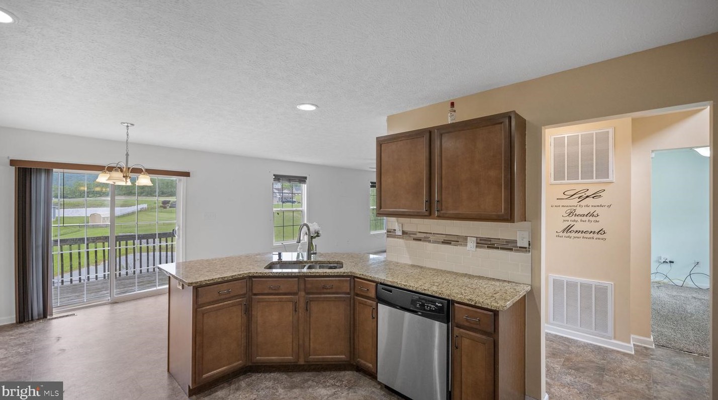 75 Seascape Ct, Martinsburg, WV 25403-0987