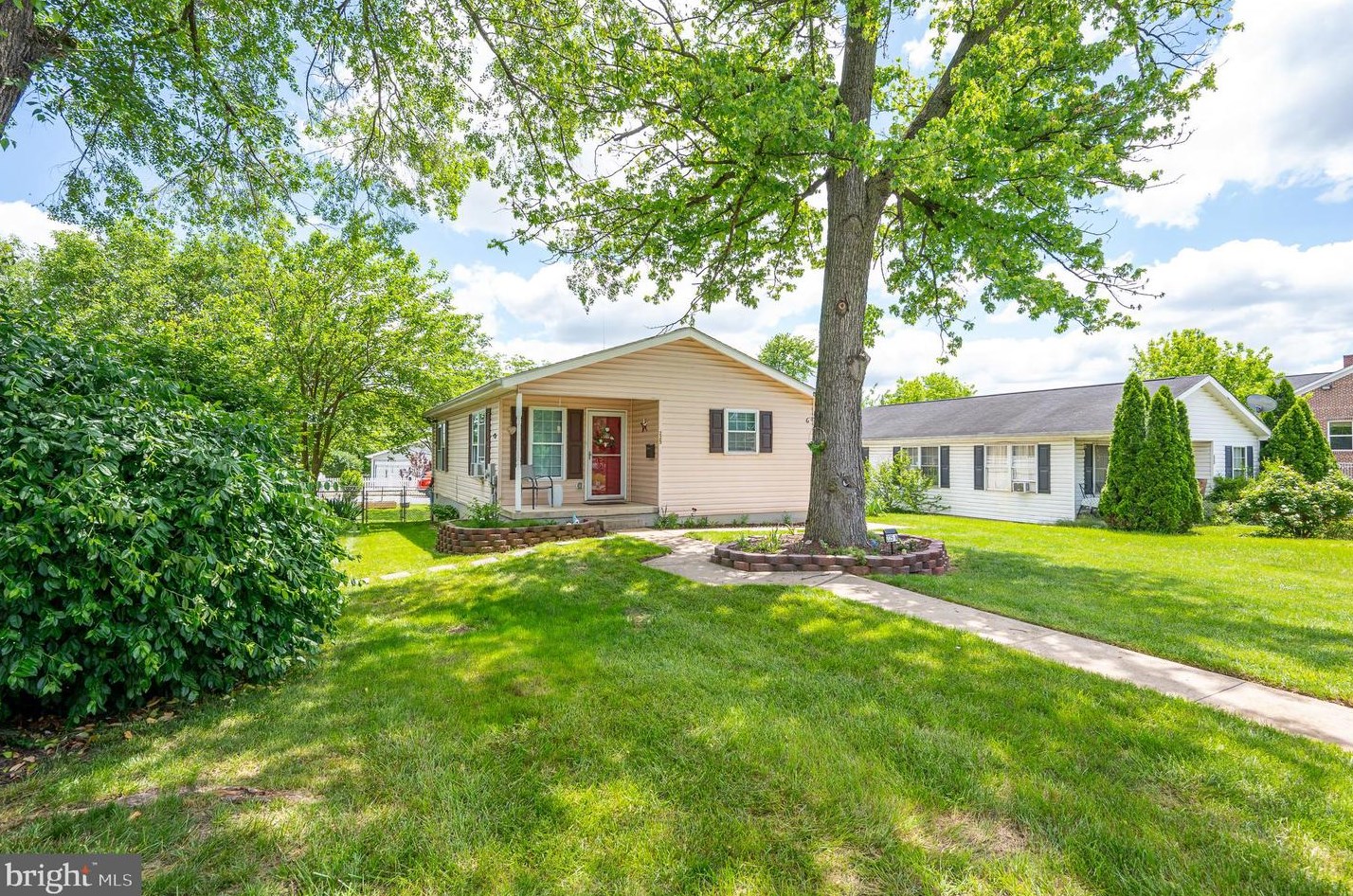 225 Tuskegee Dr, Martinsburg, WV 25401-2713