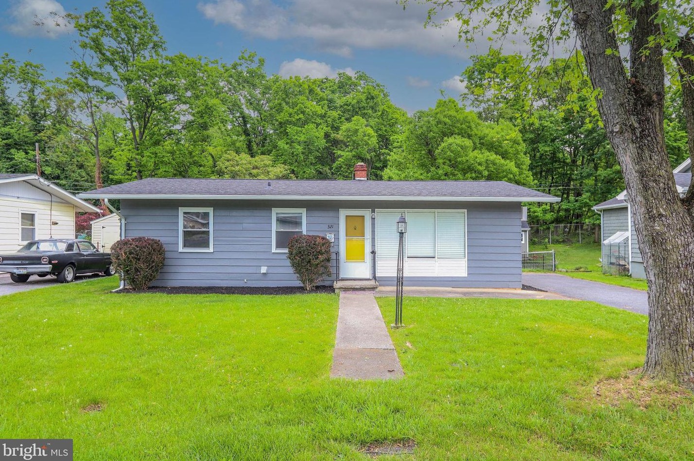 321 Lincoln Dr, Martinsburg, WV 25401