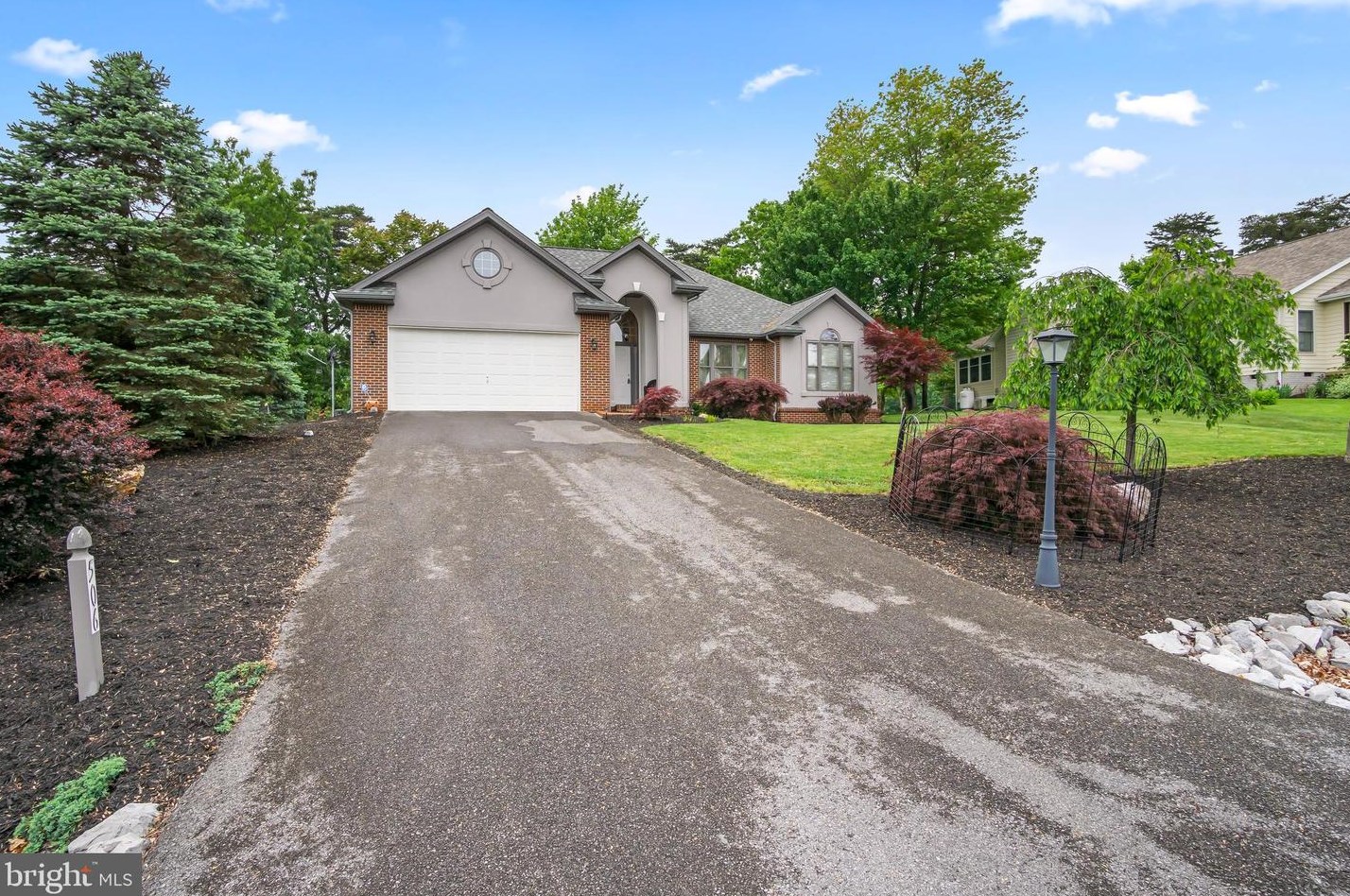 506 Peace Pipe Ln, Hedgesville, WV 25427