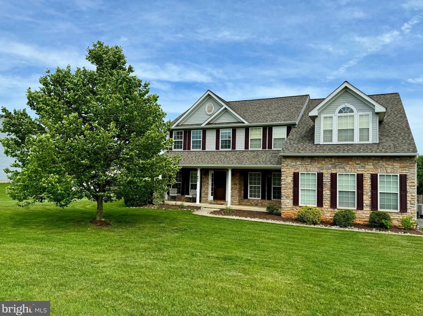 662 Crushed Apple Dr, Martinsburg, WV 25403-7785