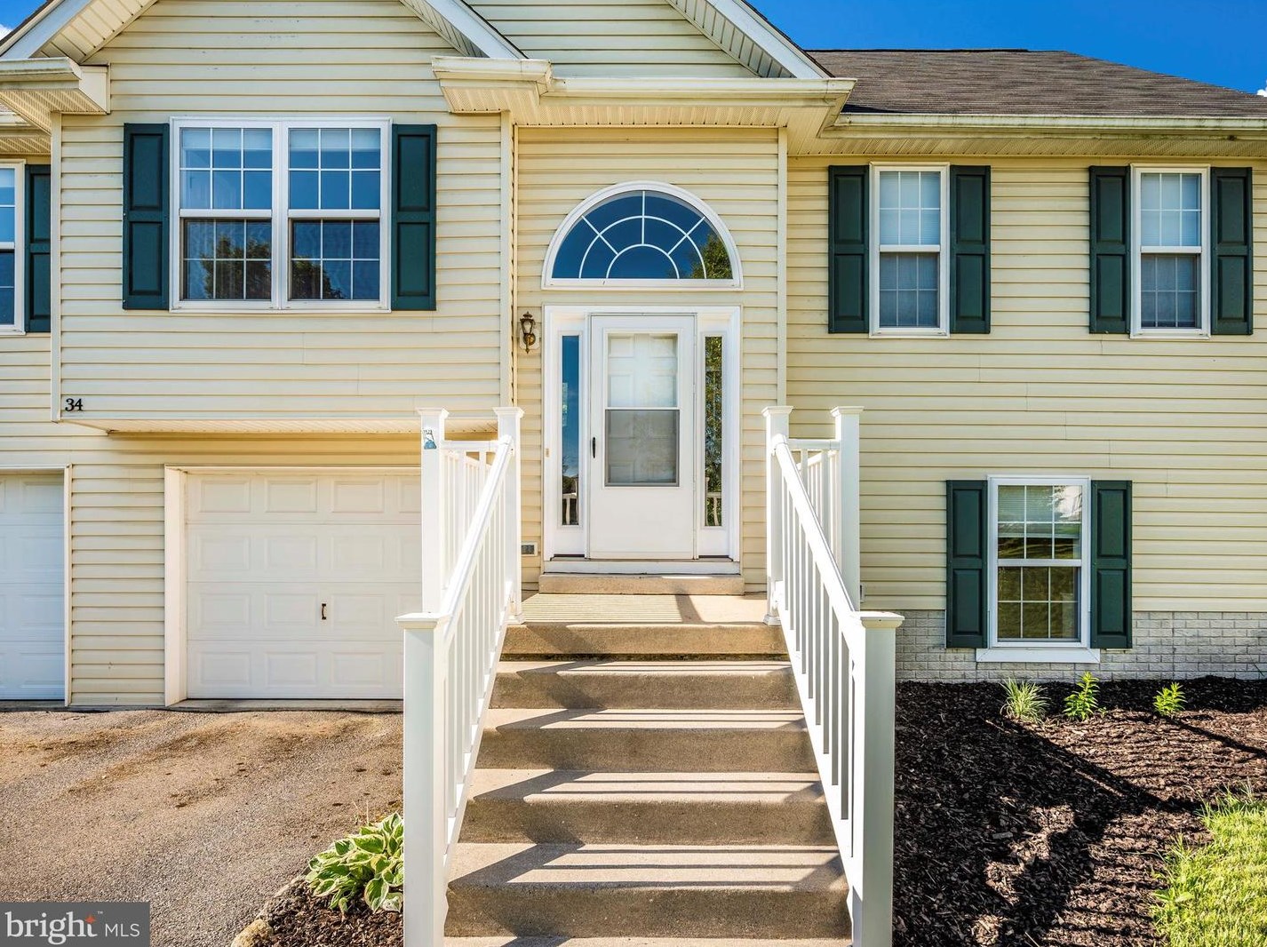 34 Iberian Ct, Martinsburg, WV 25405-3841