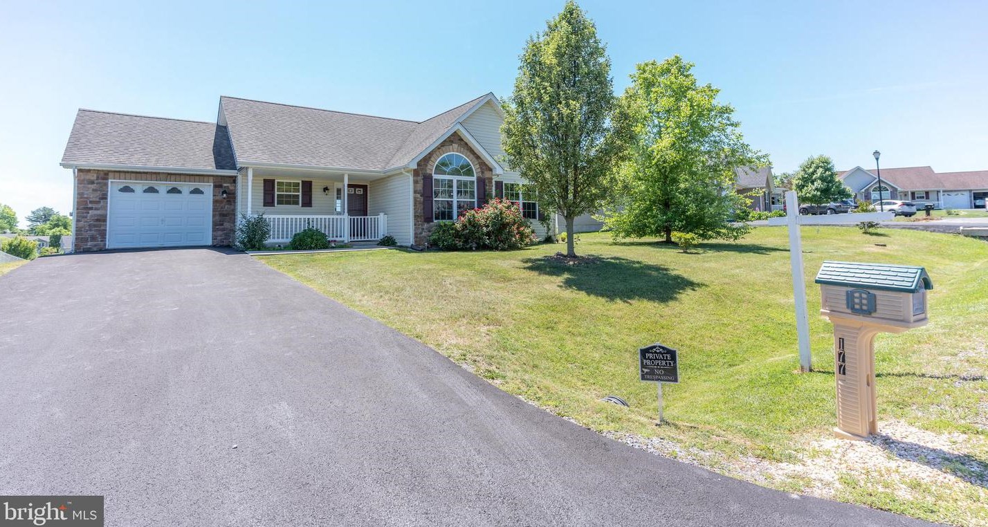 177 Sahalee Ct, Martinsburg, WV 25403