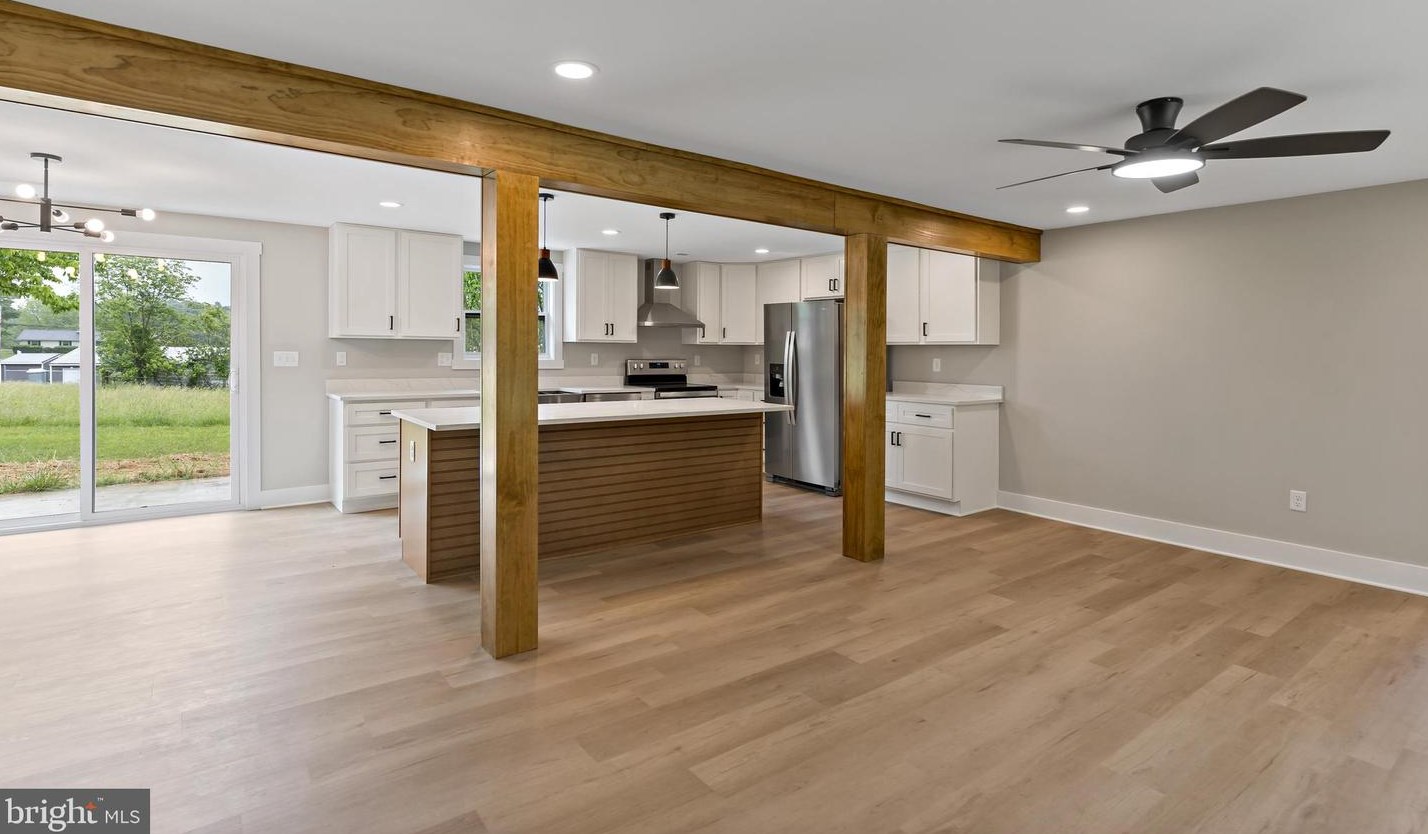 32 Milo Ln, Falling Waters, WV 25419-4995