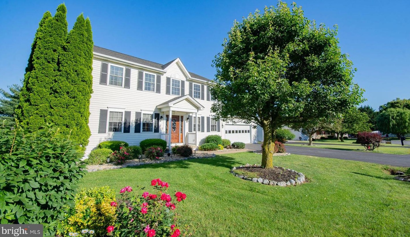 31 Wisteria Ct, Falling Waters, WV 25419