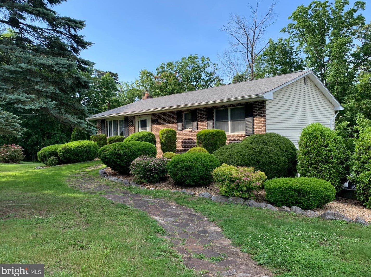 161 Iden Ln, Martinsburg, WV 25404-3579