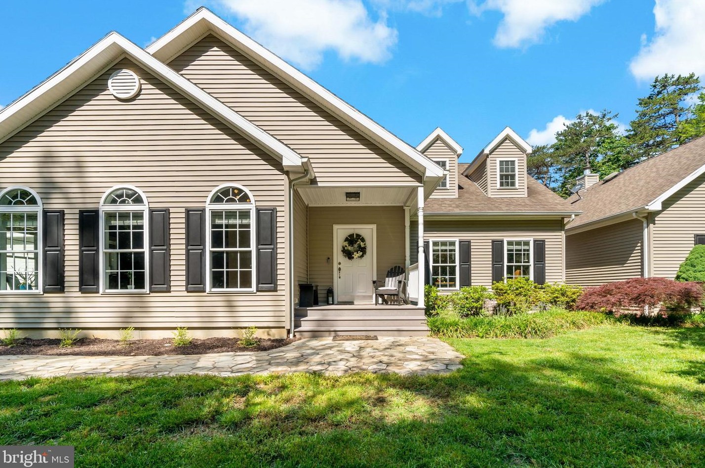 2411 Crossroad School Rd, Hedgesville, WV 25427-7195