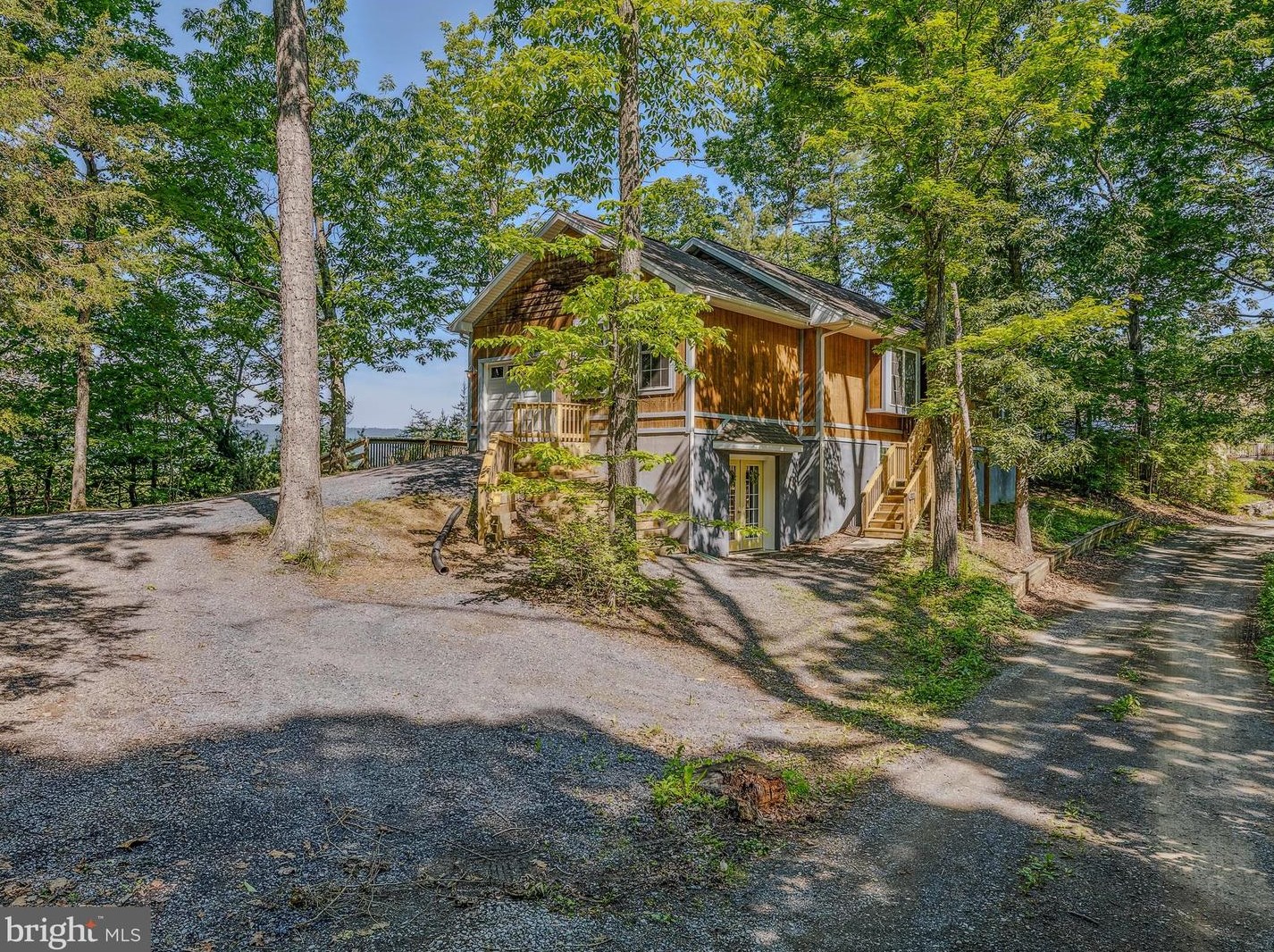 327 Bluff Trl, Gerrardstown, WV 25420-3021