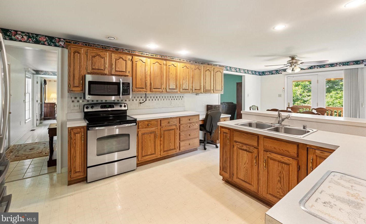 813 Mulberry Dr, Martinsburg, WV 25401-9228