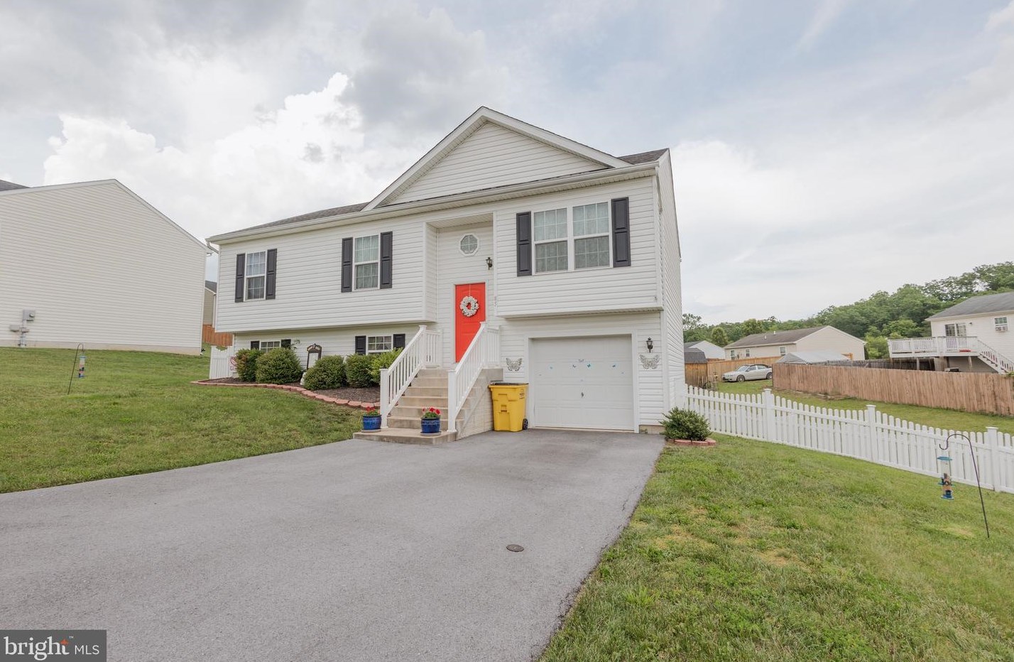 85 Mckinley Ct, Inwood, WV 25428