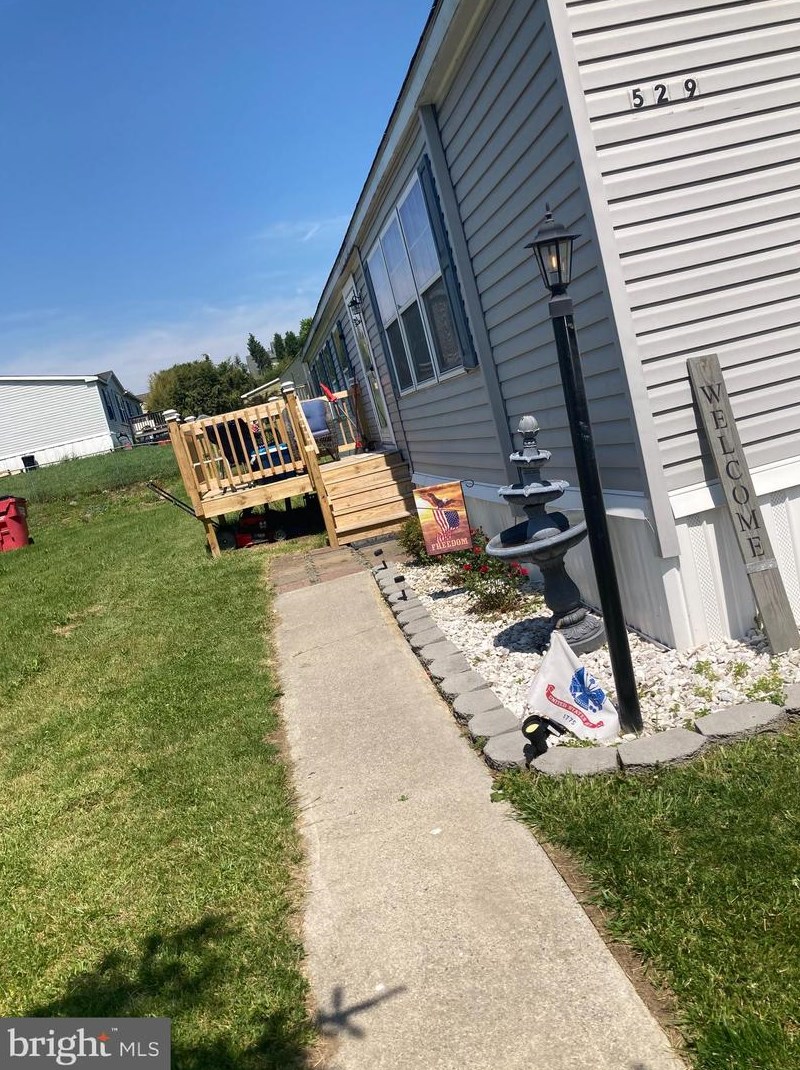 529 Royal Crest Dr, Martinsburg WV 25401-5158 exterior