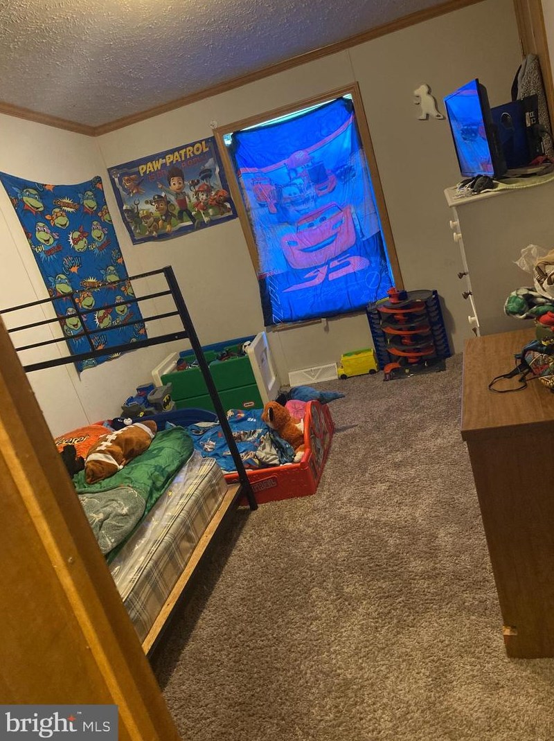 529 Royal Crest Dr, Martinsburg WV 25401-5158 exterior