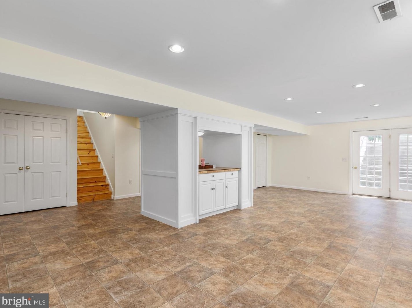 246 Shannon Ct, Inwood WV 25428-3876 exterior