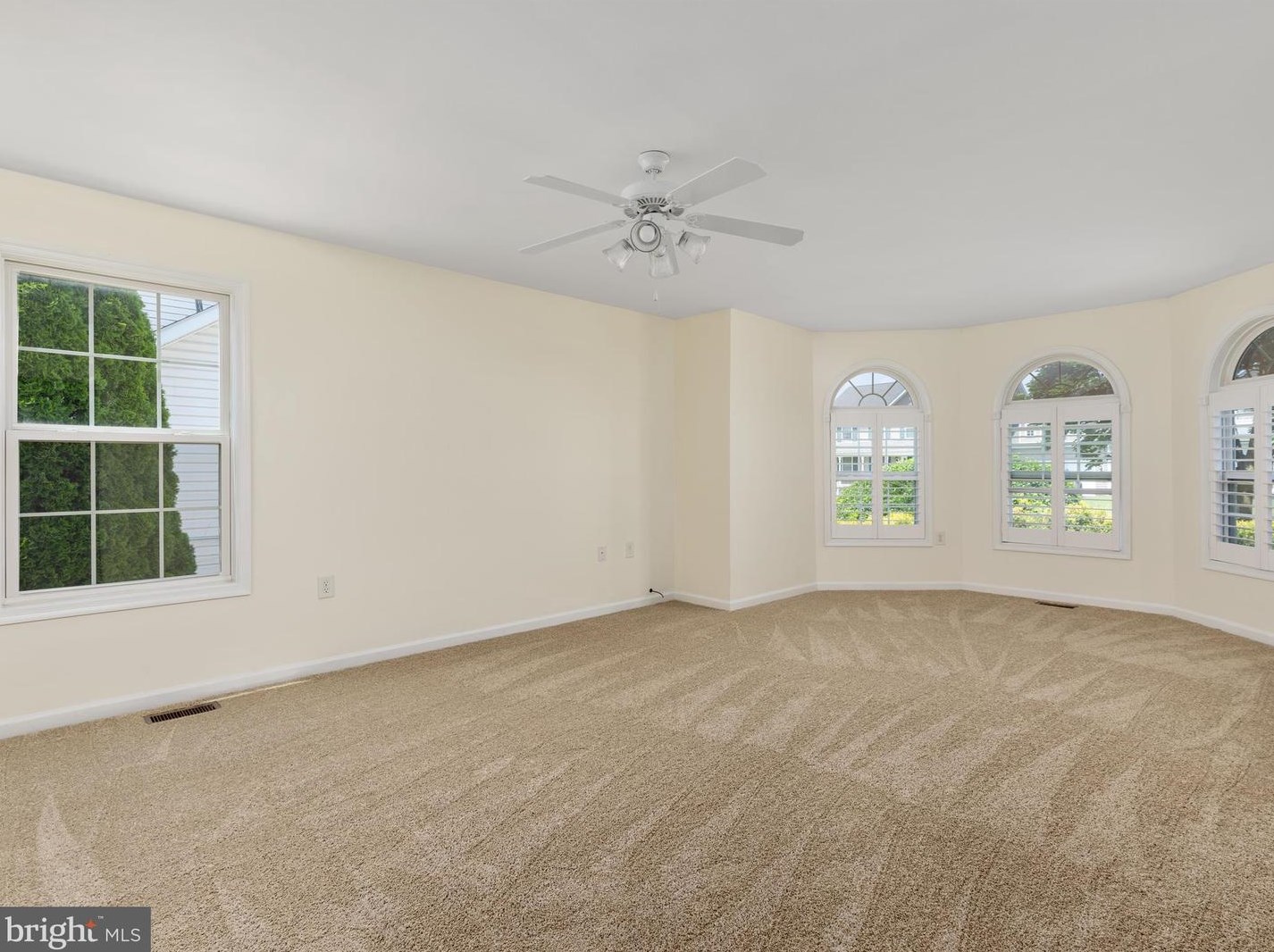 246 Shannon Ct, Inwood WV 25428-3876 exterior