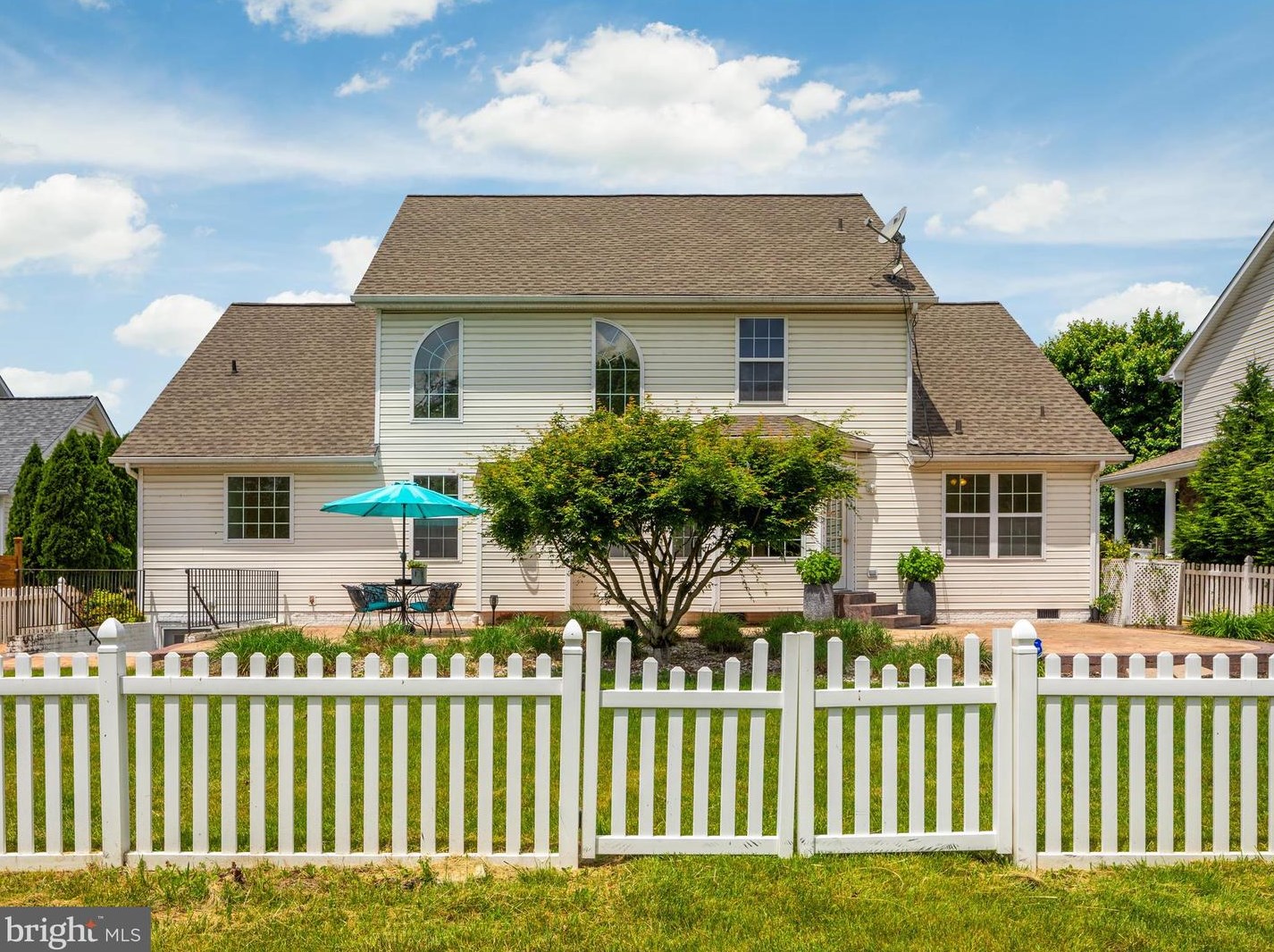 246 Shannon Ct, Inwood WV 25428-3876 exterior