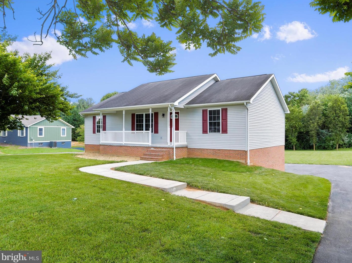 243 Violet Ln, Falling Waters, WV 25419-4186