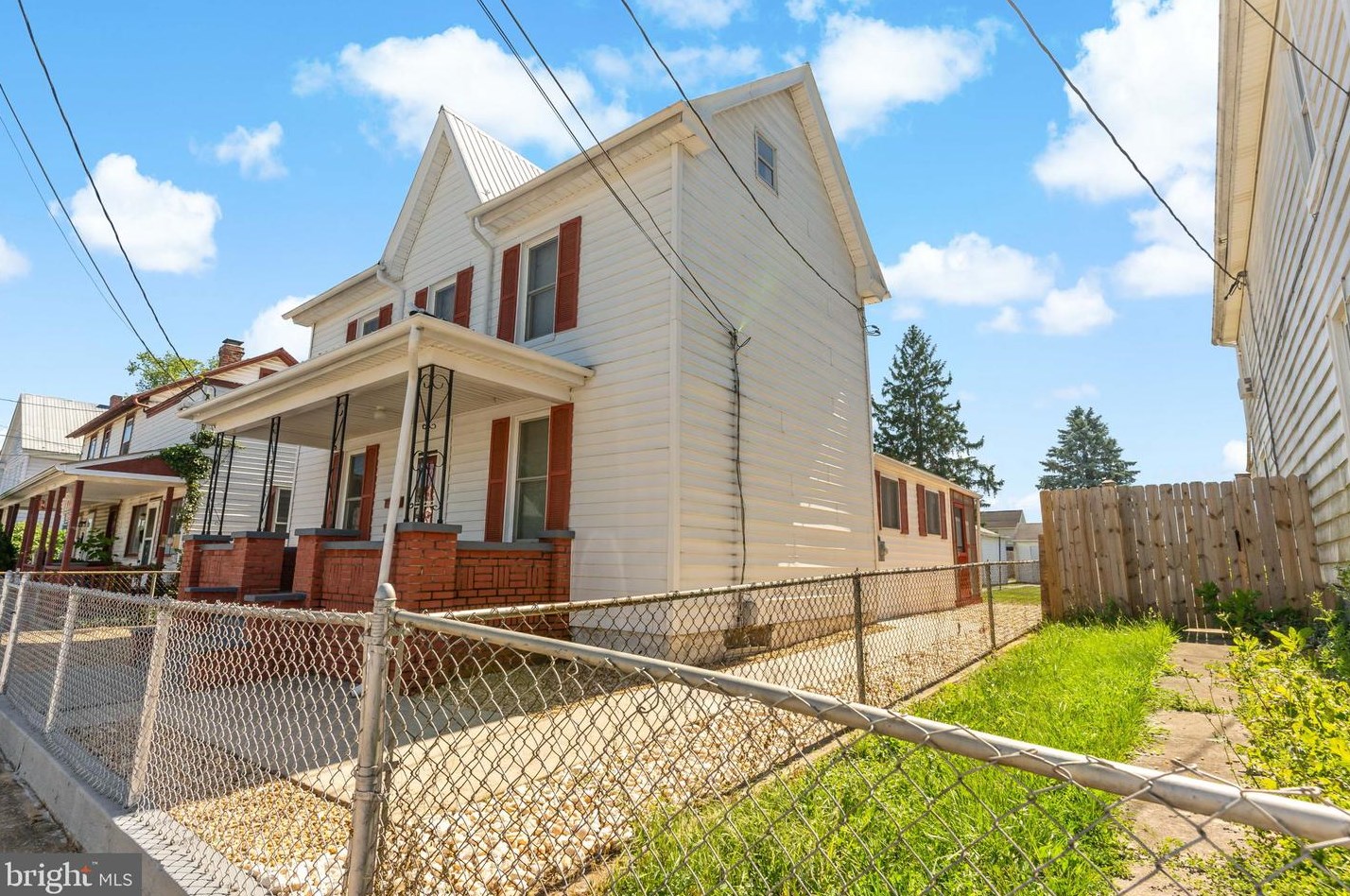 802 Virginia Ave, Martinsburg, WV 25401-2138