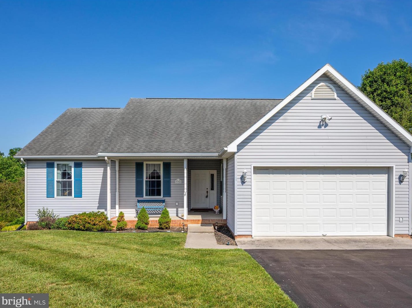 370 Larkspur Ln, Martinsburg, WV 25403-2172