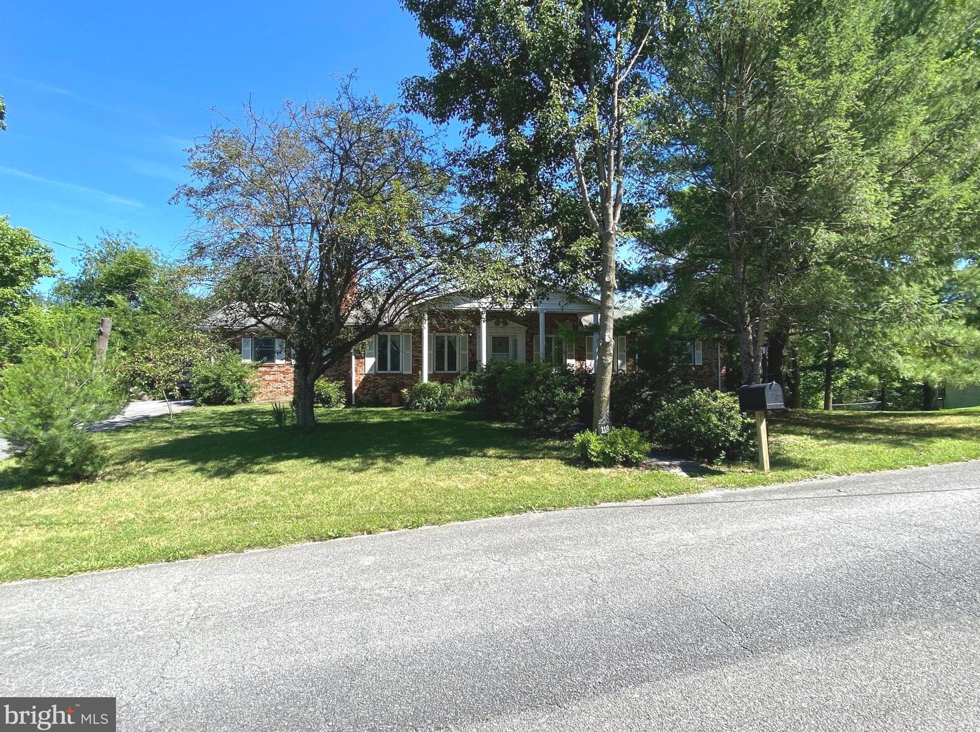 118 Columbia Dr, Martinsburg, WV 25430