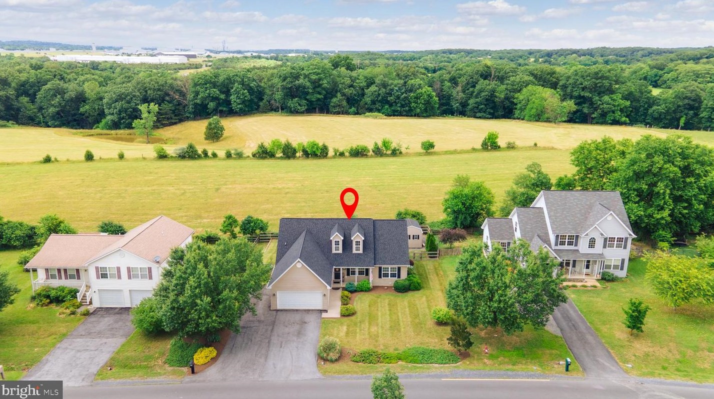236 Aztec Dr, Martinsburg, WV 25405