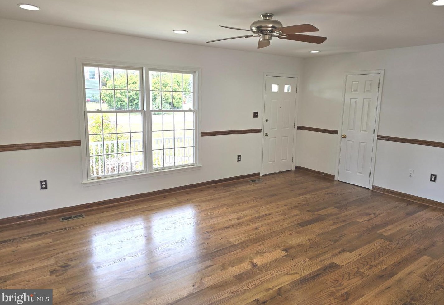 205 Jamestown Dr, Falling Waters, WV 25419