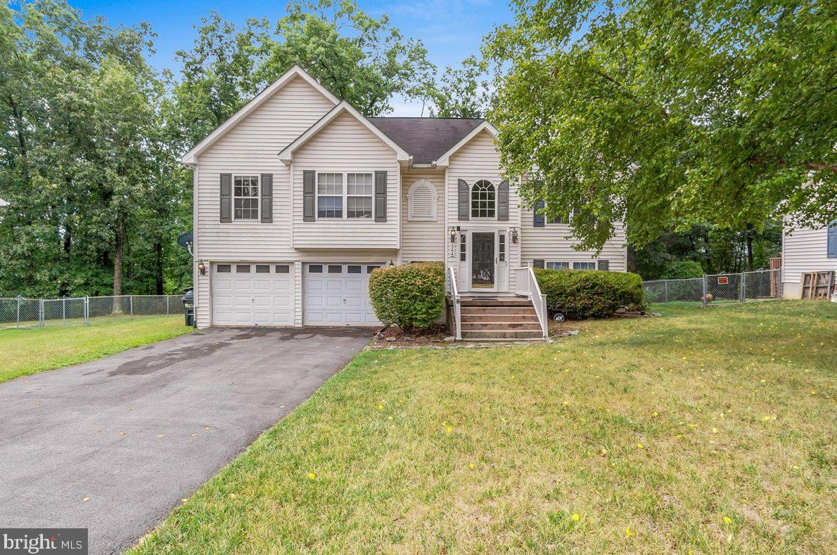 364 Nottingham Blvd, Martinsburg, WV 25405-8195