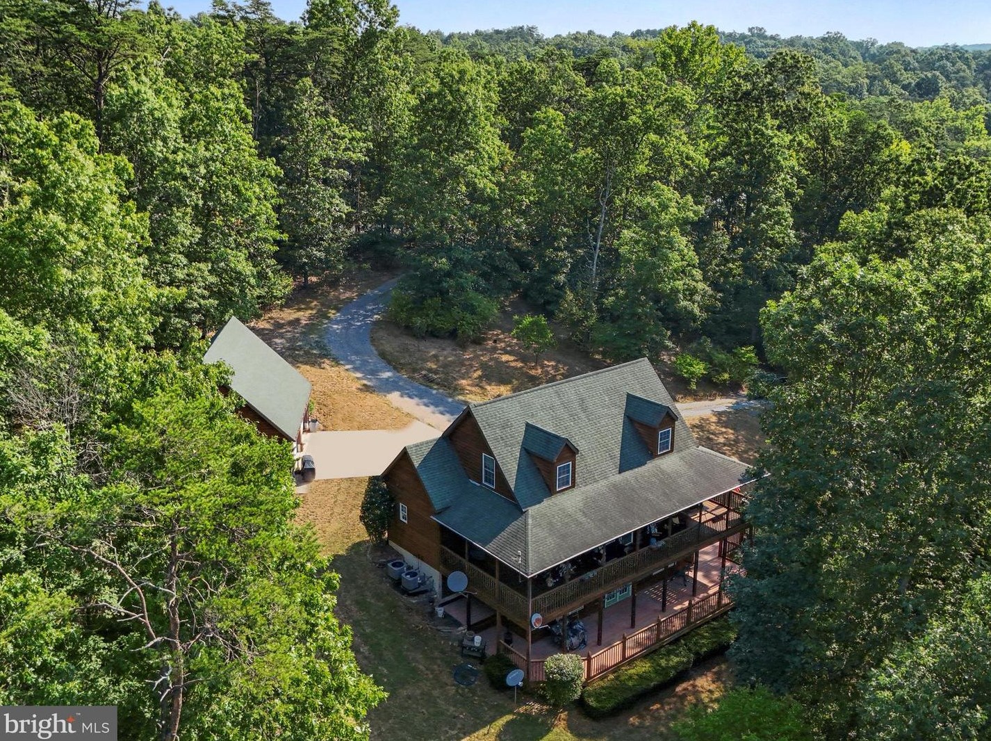 856 Lamplight Rd, Inwood, WV 25428