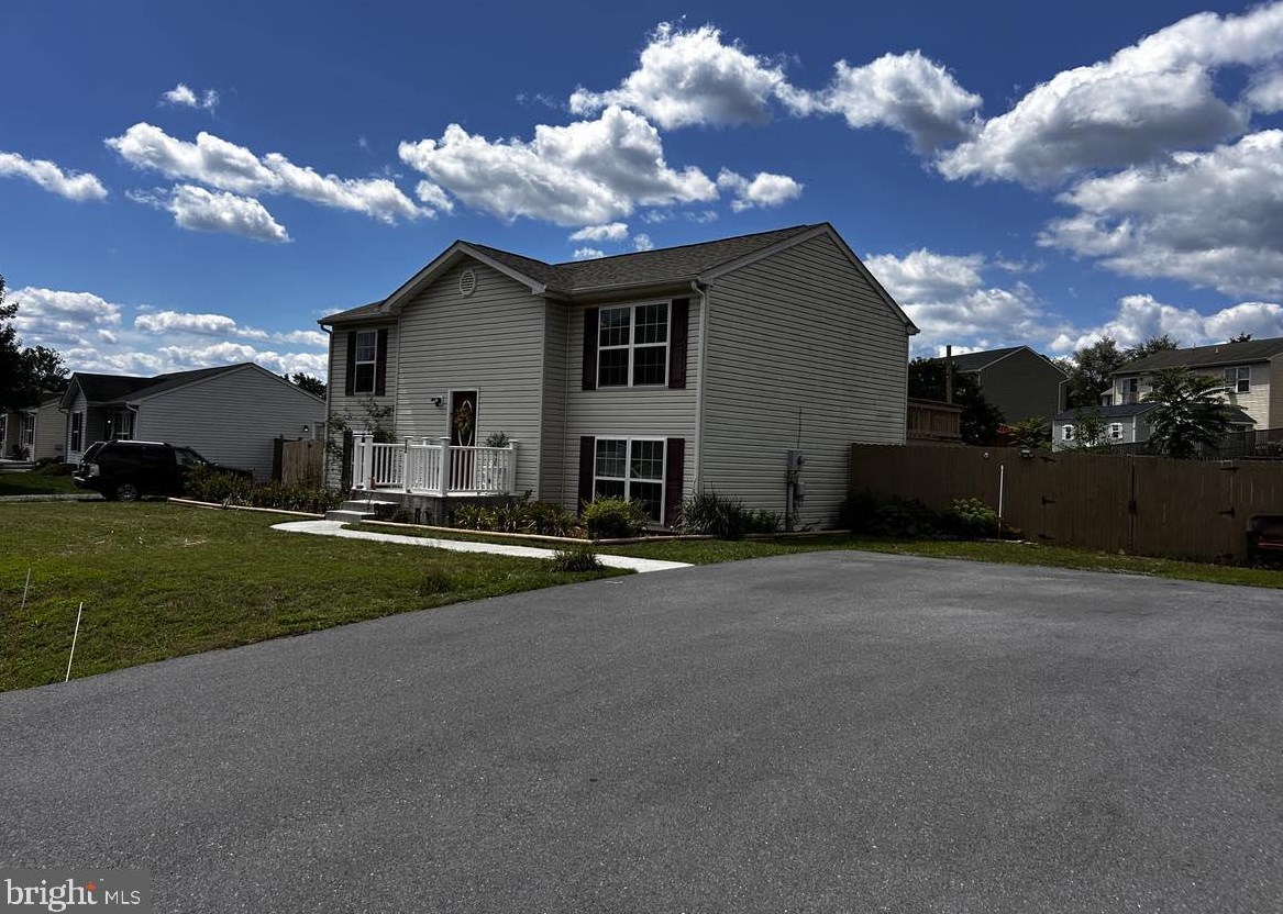 72 Eisenhower, Inwood, WV 25428