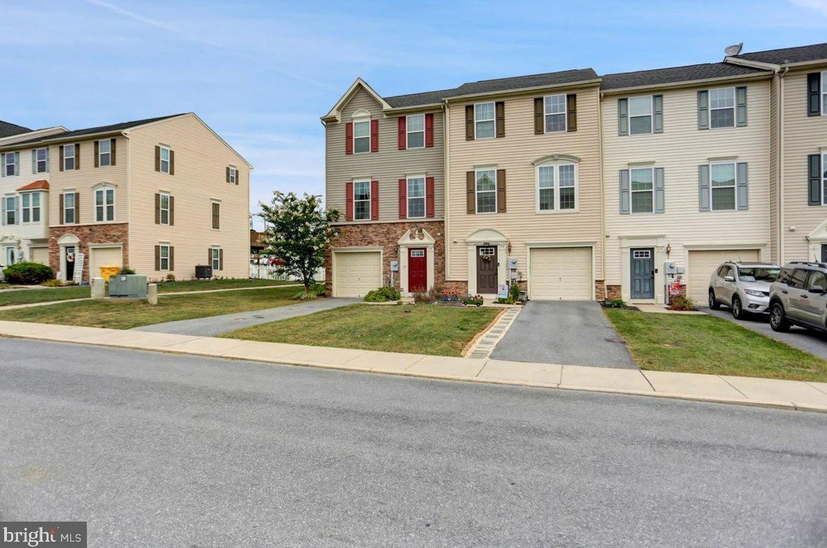 59 Gauley Riv Path, Falling Waters, WV 25419