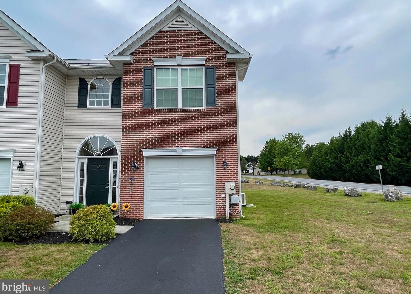 12 Chennault Trail, Falling Waters, WV 25419