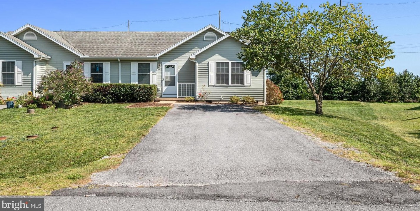 37 Disciple Ln, Inwood, WV 25428