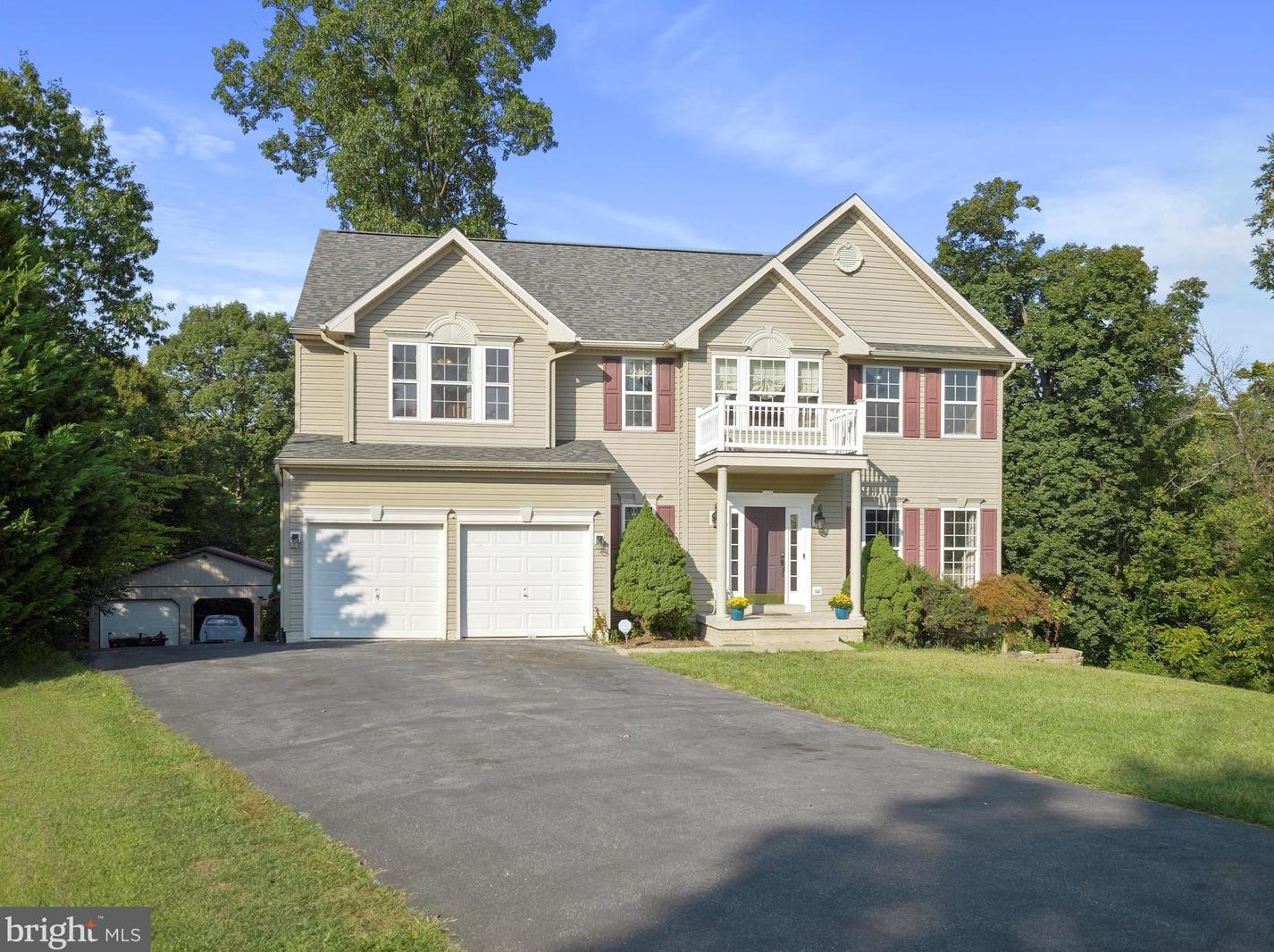 337 Drewery Ln, Falling Waters, WV 25419