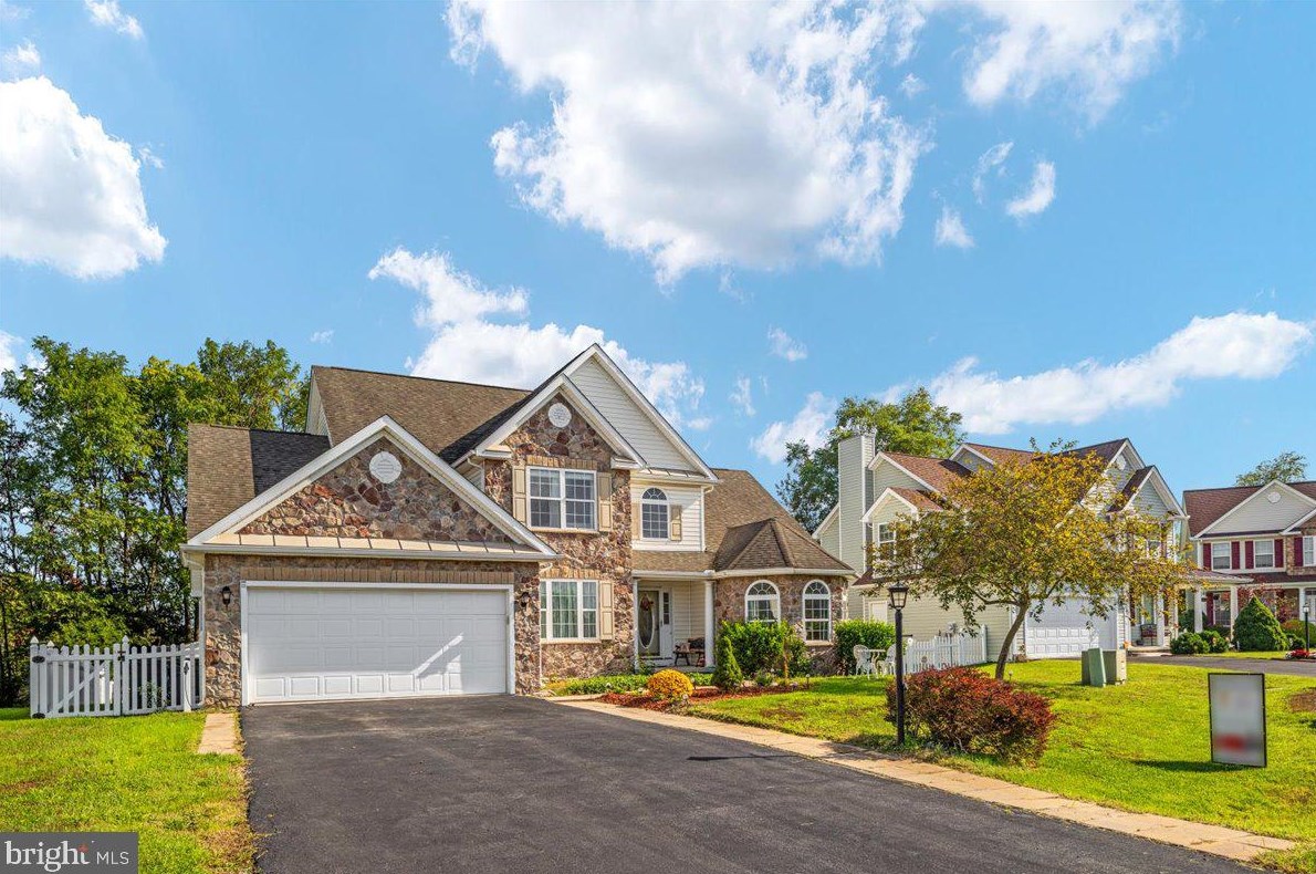 103 Sequoia Dr, Inwood, WV 25428