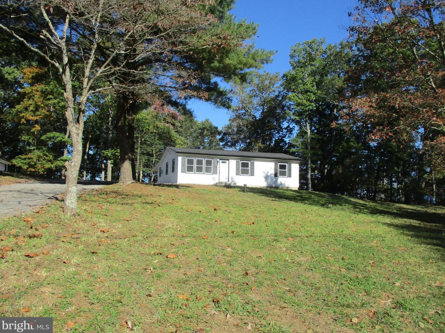983 Conservation Dr, Hedgesville, WV 25427-6236