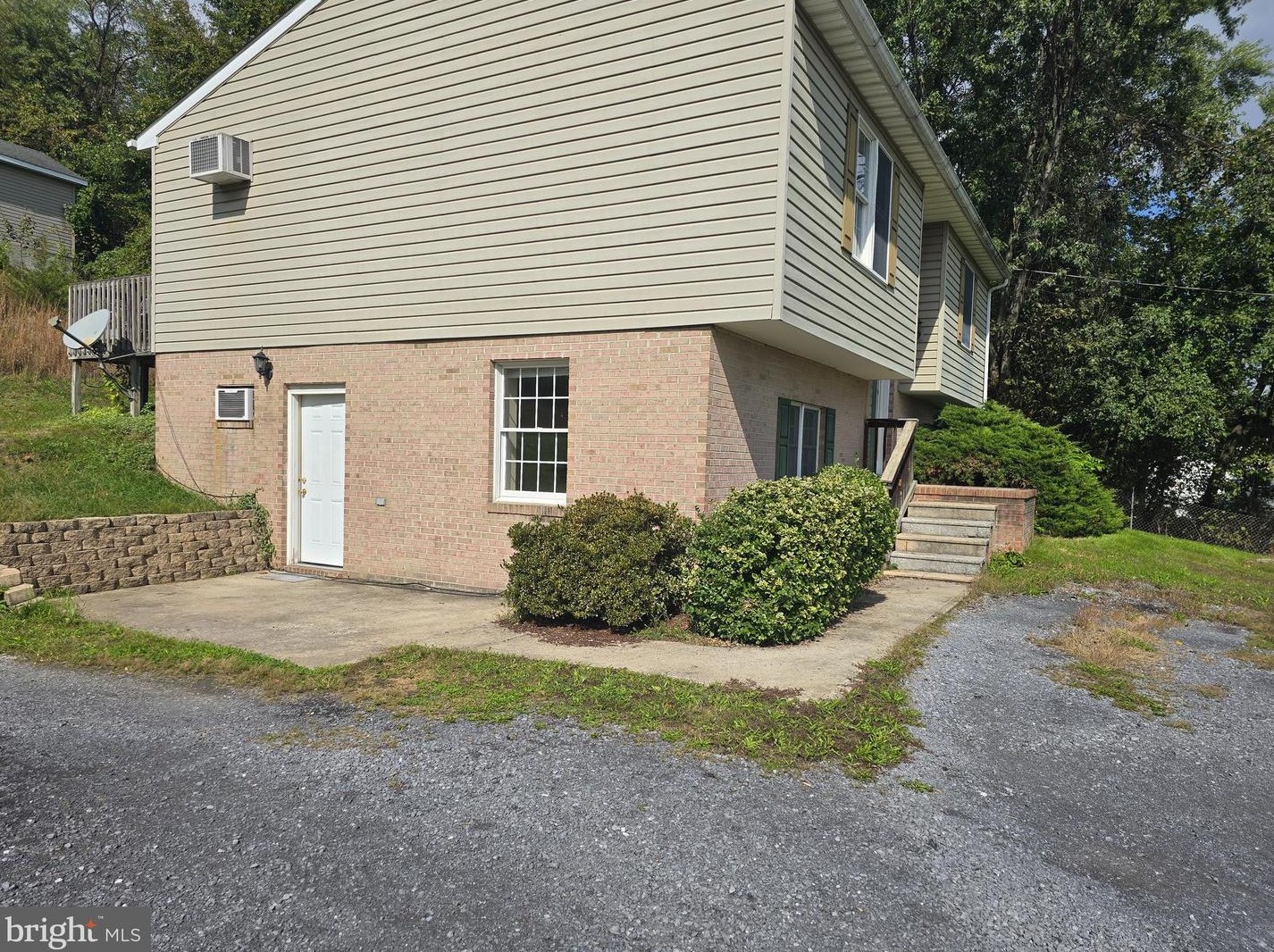 8005 Williamsport Pike #2, Falling Waters, WV 25419