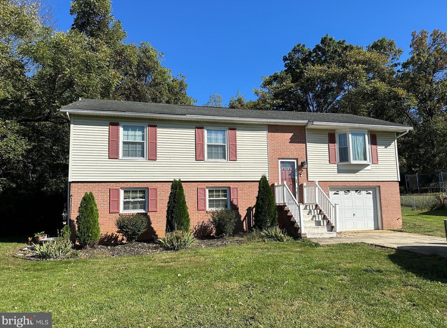 106 Upshur Dr, Inwood, WV 25428