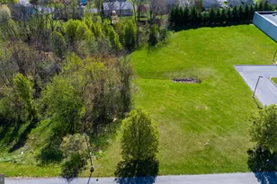 181 Roaring Lion Dr, Hedgesville, WV 25427 - Photo 1