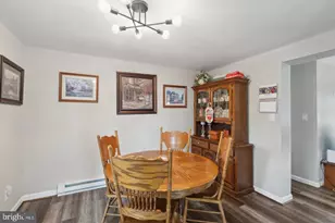 582 Hanshew Ln, Martinsburg, WV 25404 - Photo 6