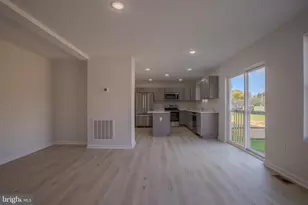 517 S Spring St, Martinsburg, WV 25401 - Photo 6